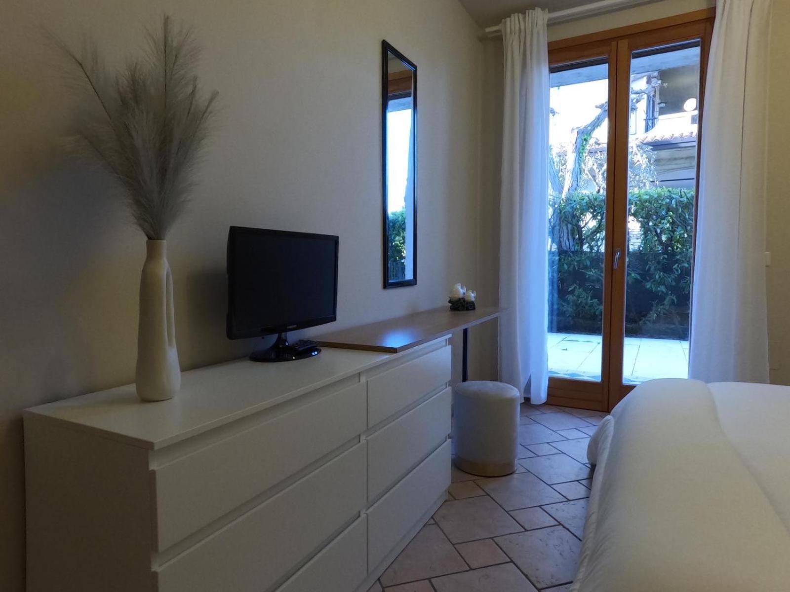 Hoya Apartment Sirmione Exterior photo